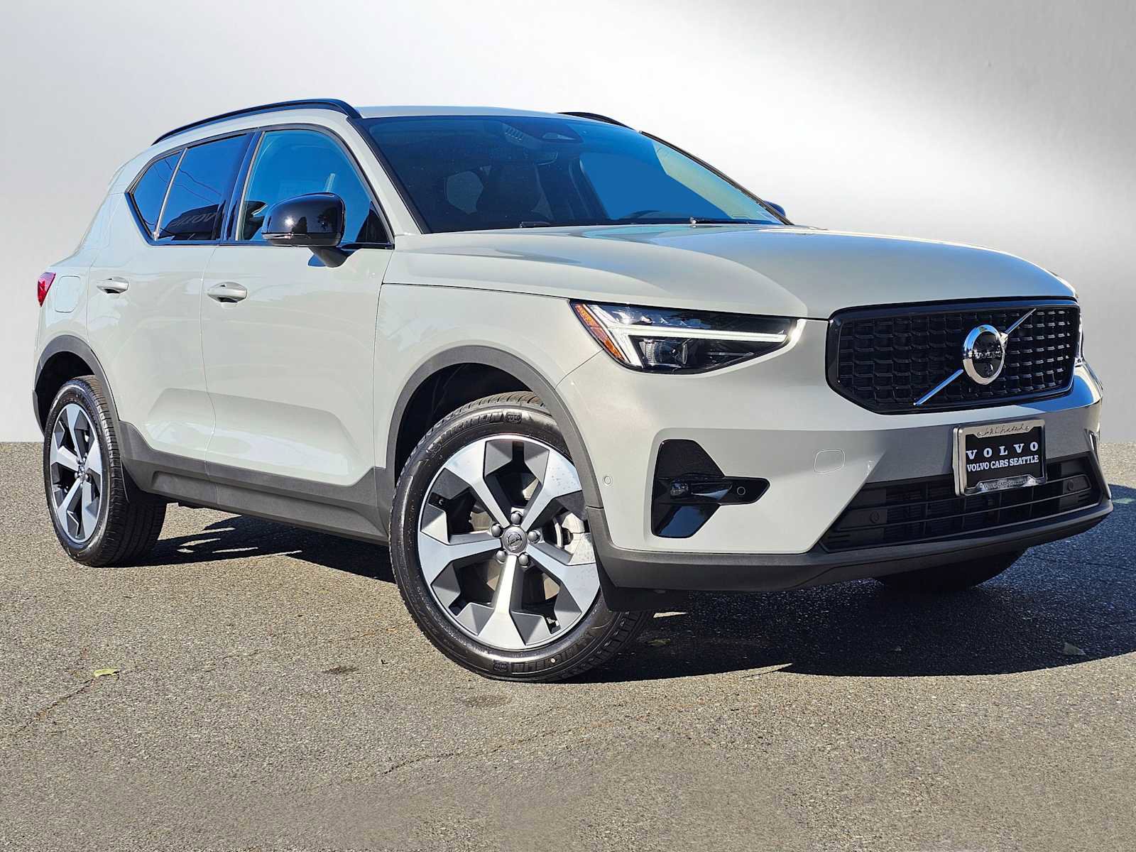 New 2026 Volvo XC40 B5 Plus w/ Protection Package Premier image 1