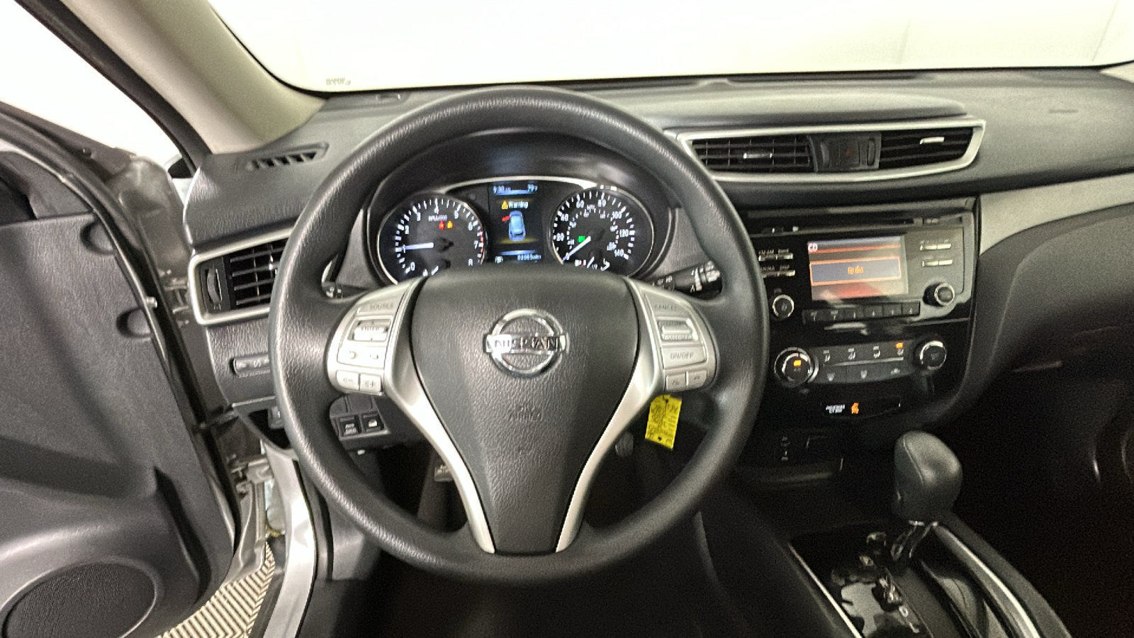 Used 2016 Nissan Rogue S AWD/4WD image 18