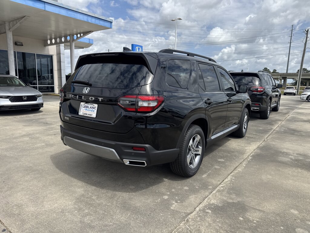 New 2026 Honda Pilot EX-L image 3