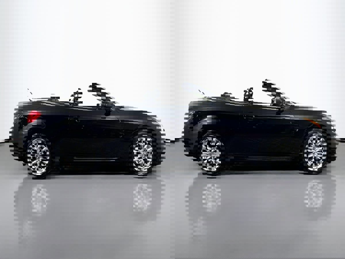 Used 2014 INFINITI Q60 Convertible w/ Premium Package image 5