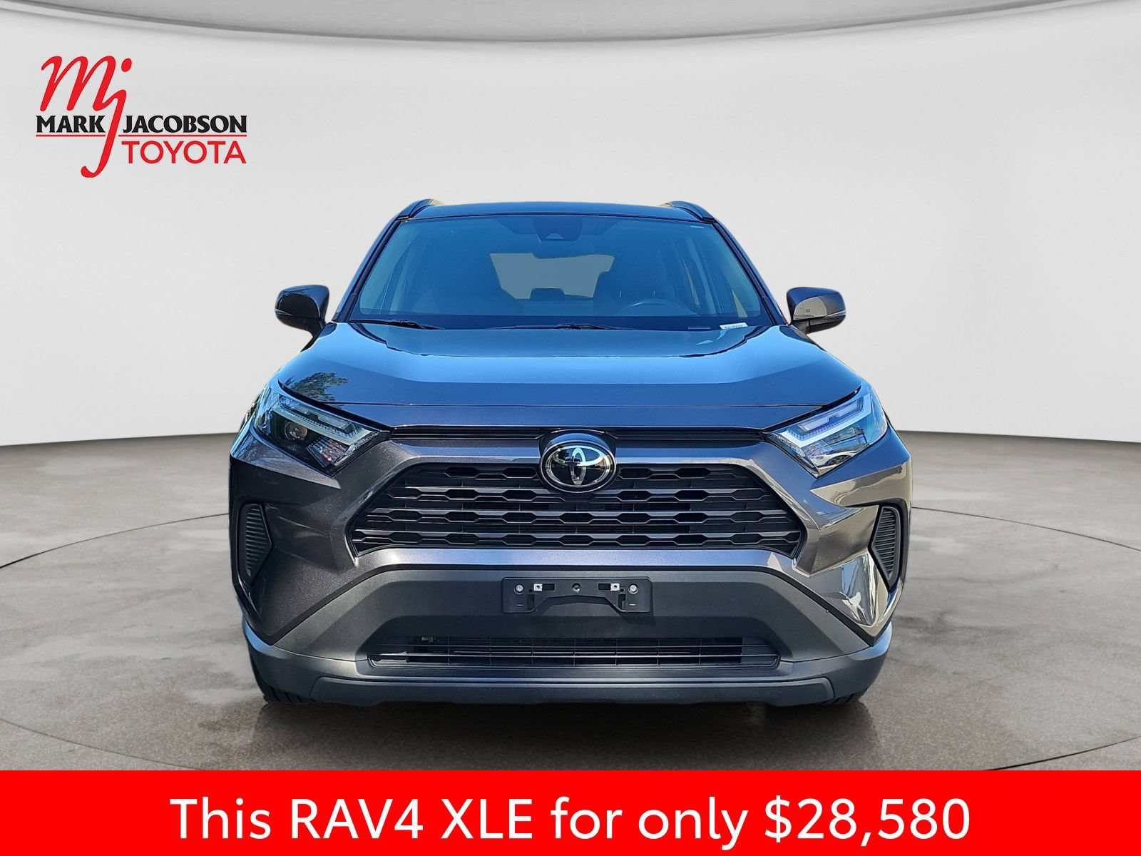 Used 2024 Toyota RAV4 XLE FWD image 3