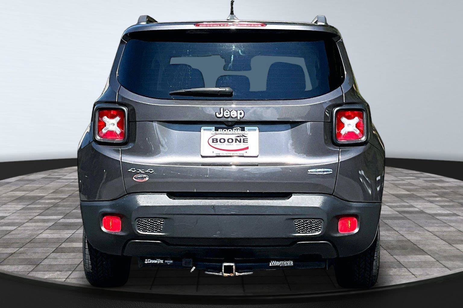 Used 2017 Jeep Renegade Latitude AWD/4WD image 5