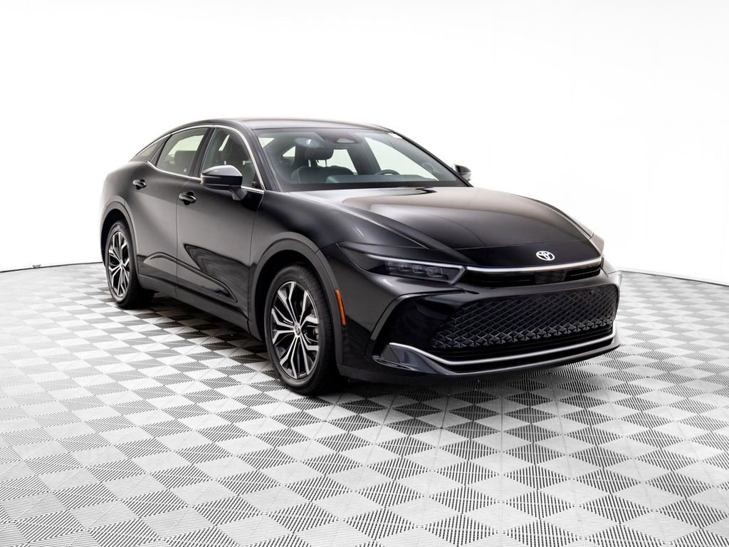 Used 2024 Toyota Crown Limited image 8