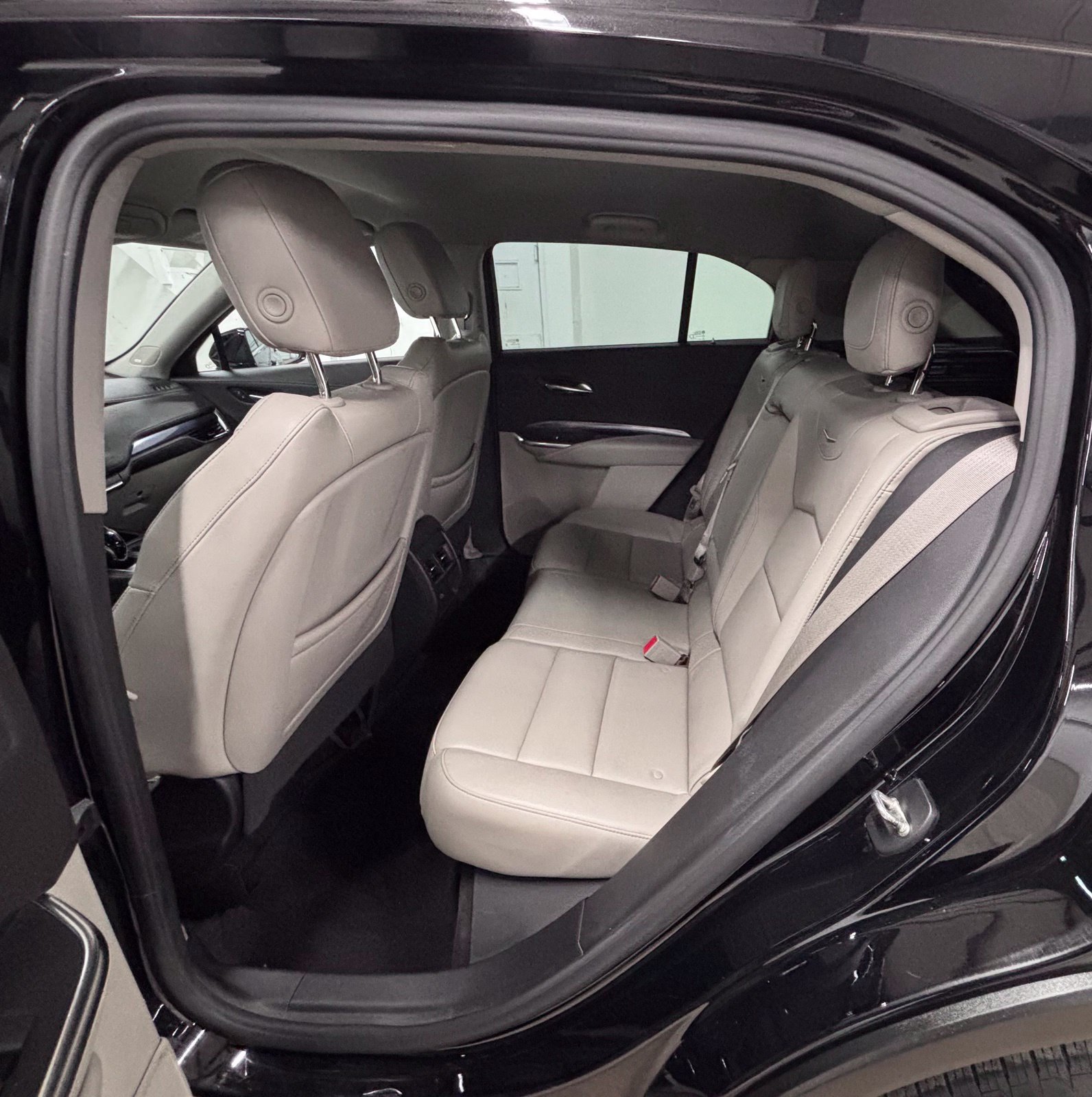 Used 2023 Cadillac XT4 Luxury FWD image 24