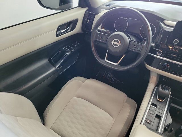 Certified 2022 Nissan Pathfinder SV w/ Cargo Package FWD image 15