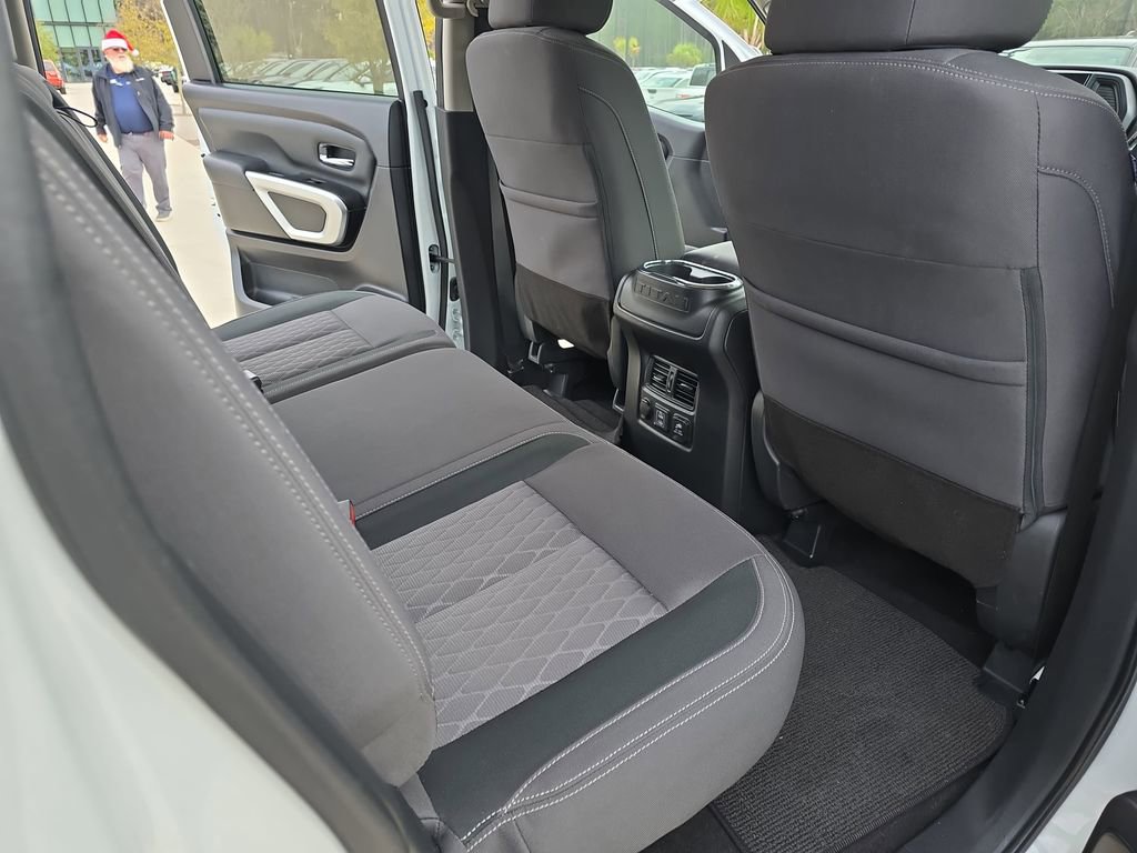 Used 2024 Nissan Titan SV w/ SV Convenience Package image 14