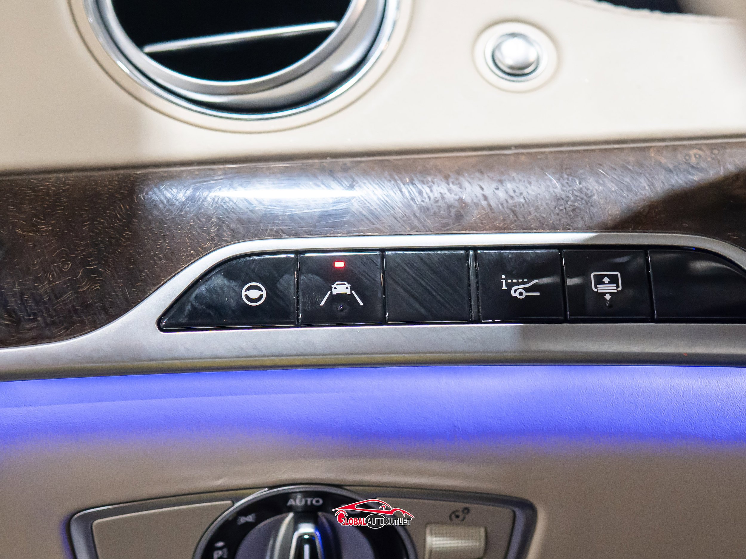Used 2018 Mercedes-Benz S 560 4MATIC Sedan image 40