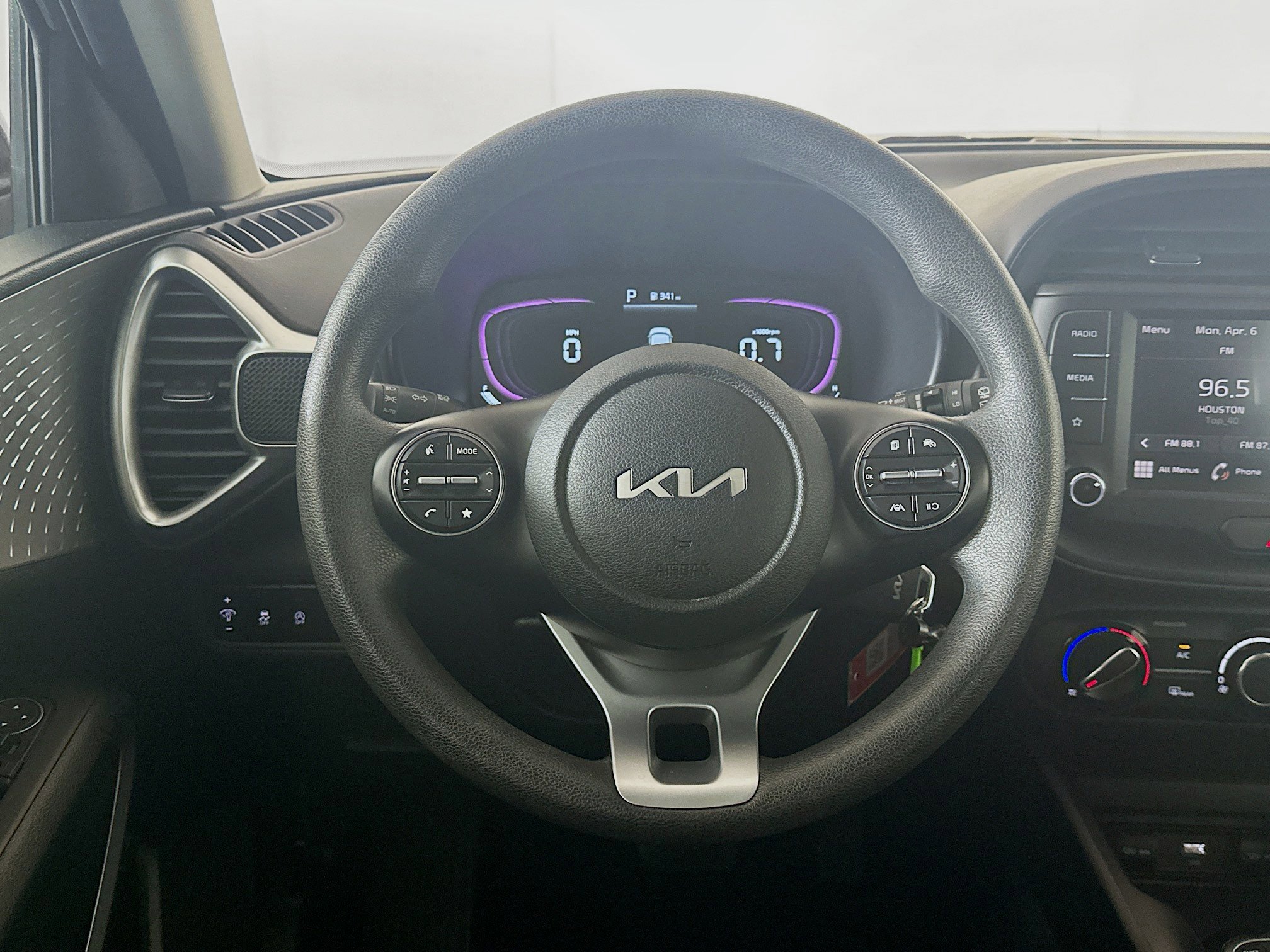 Used 2025 Kia Soul LX w/ LX Technology Package image 18