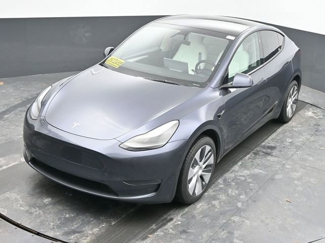 Used 2023 Tesla Model Y Long Range image 37