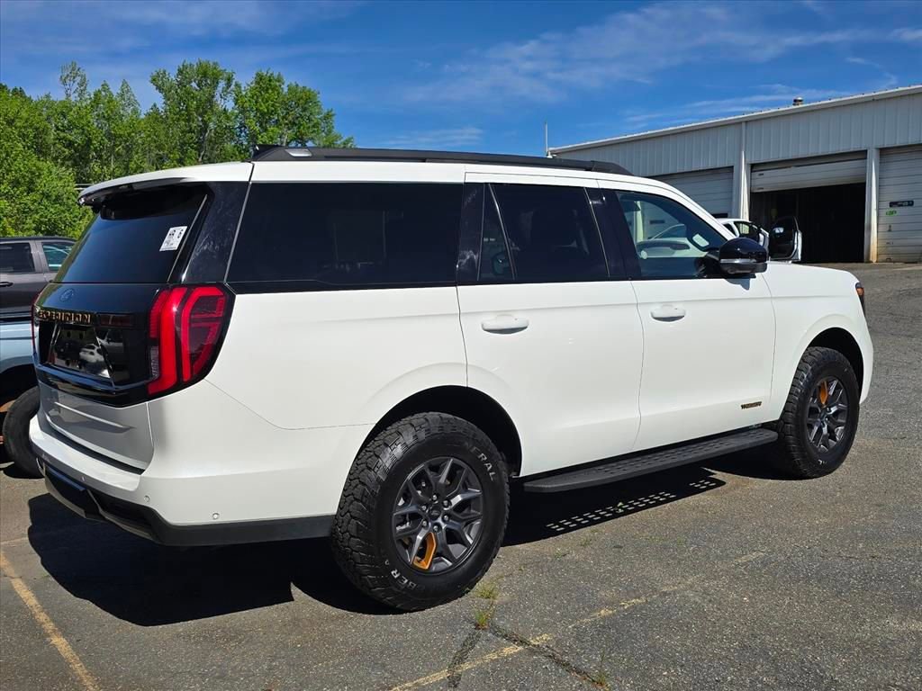 Used 2025 Ford Expedition Tremor image 11