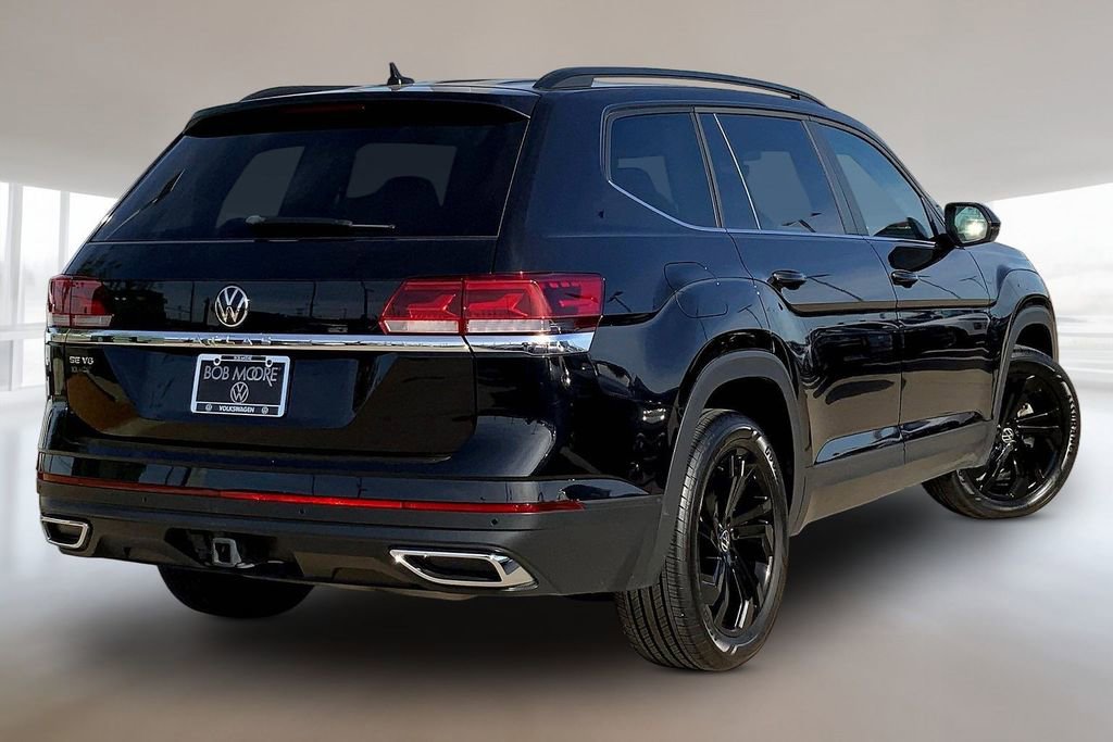 Used 2023 Volkswagen Atlas SE w/ Panoramic Sunroof Package image 2