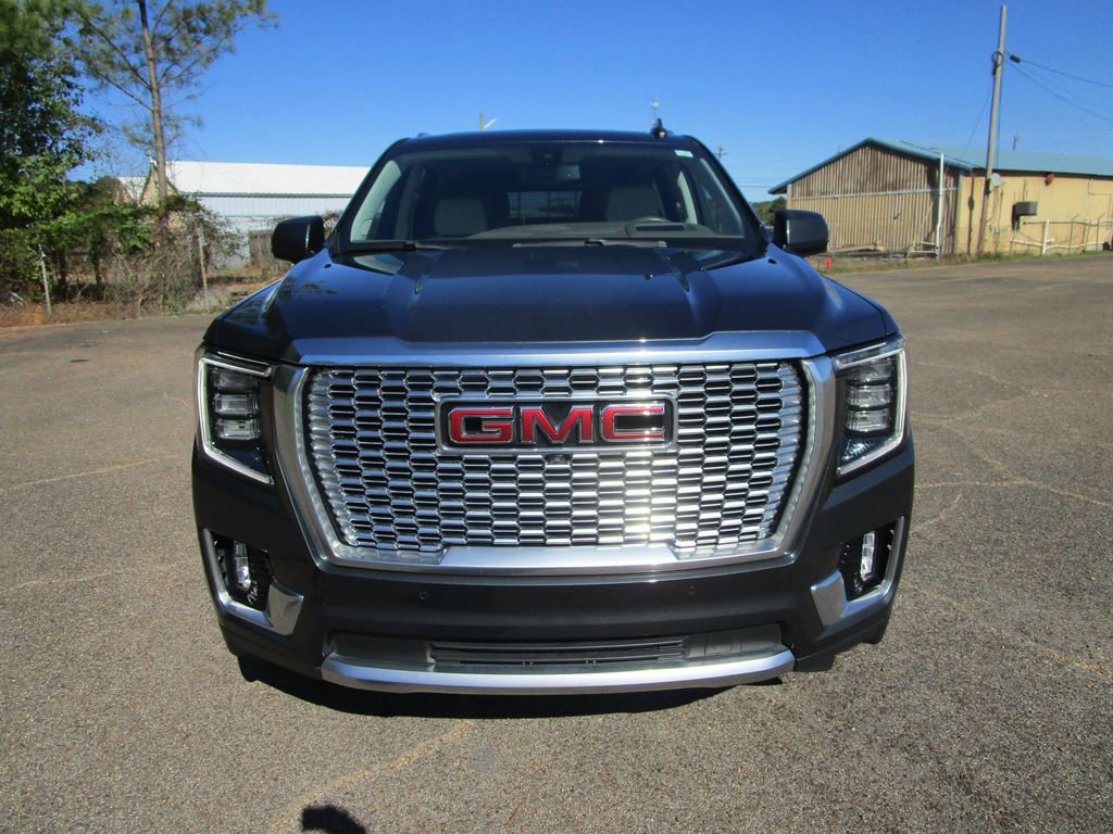 Used 2022 GMC Yukon XL Denali image 4