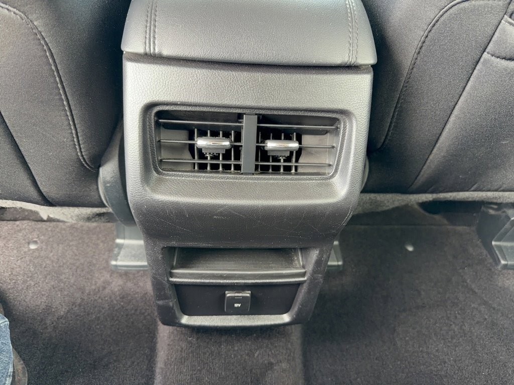 Used 2016 Ford Edge SE image 29