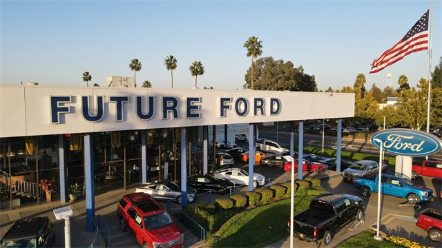 Certified 2024 Ford Explorer XLT w/ Equipment Group 202A image 24