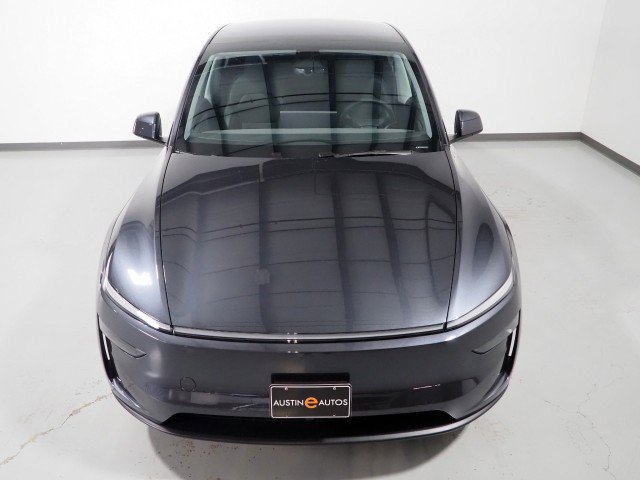 Used 2026 Tesla Model Y Long Range RWD image 12