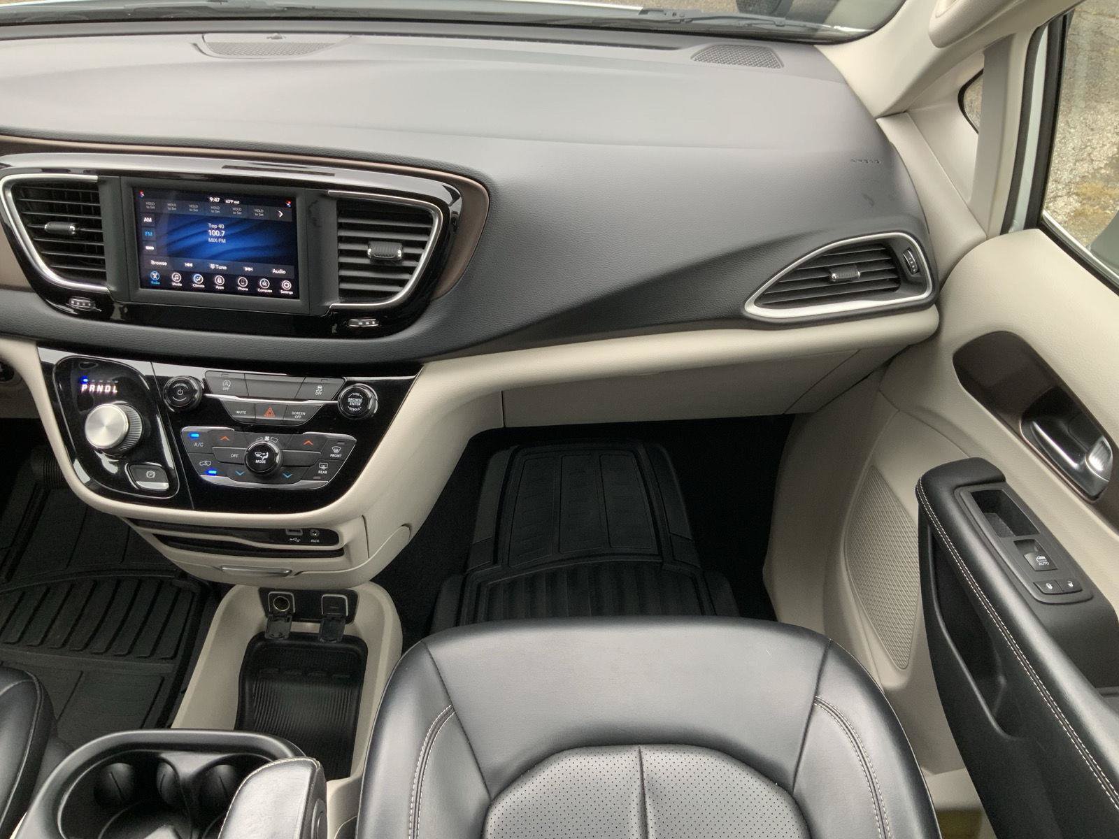 Used 2020 Chrysler Voyager Lxi FWD image 53