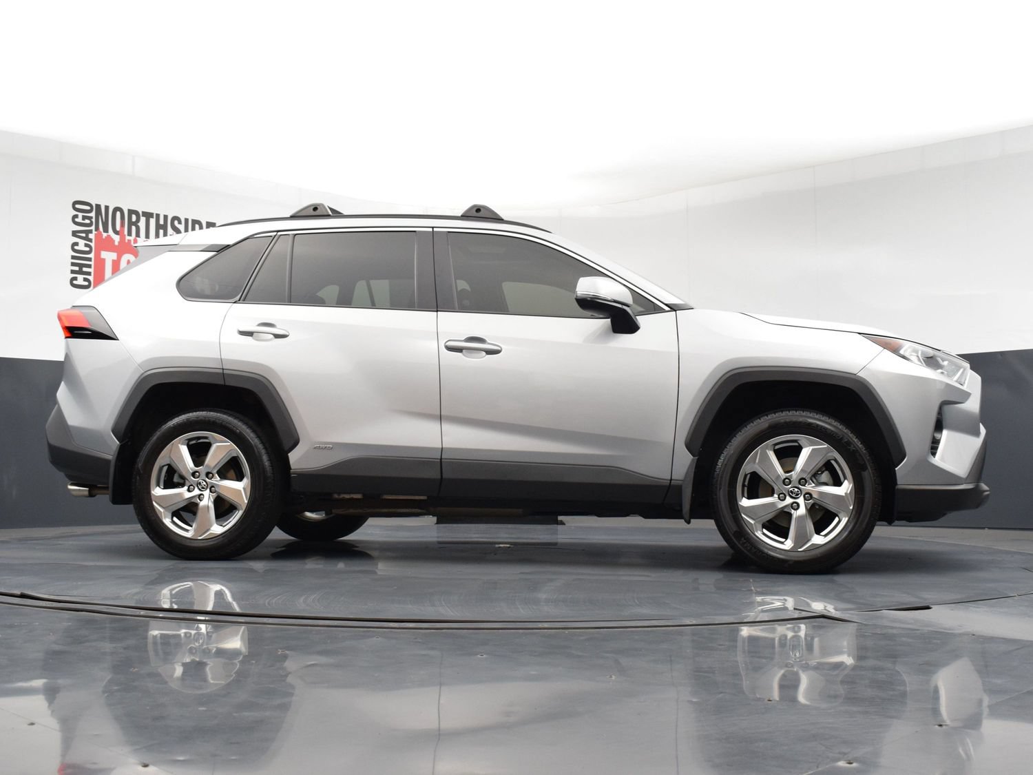 Used 2021 Toyota RAV4 XLE Premium AWD/4WD image 29