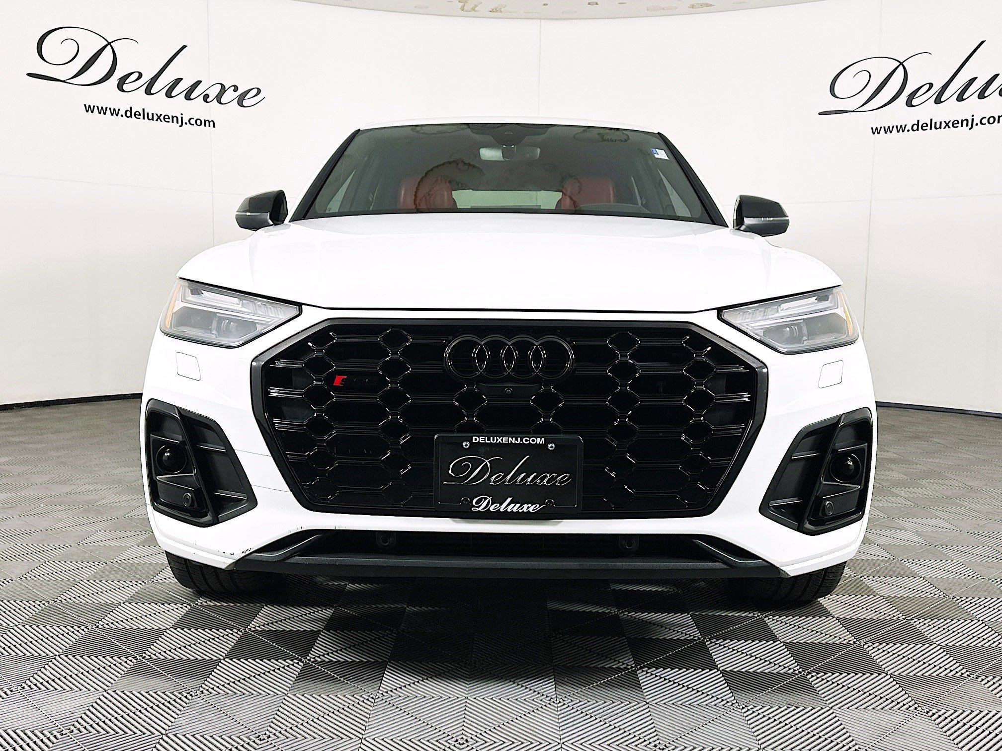 Used 2023 Audi SQ5 Prestige w/ Prestige Package image 2