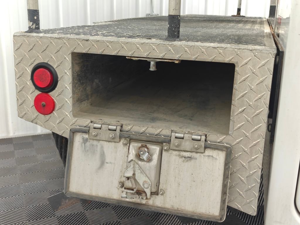 Used 2014 Ford F450 XL w/ Snow Plow Prep Package image 26