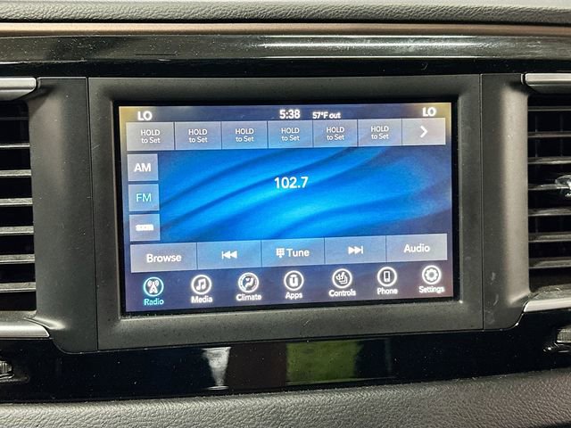 Used 2018 Chrysler Pacifica Touring-L w/ Tire & Wheel Group FWD image 14