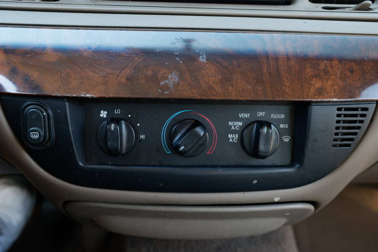 Used 2005 Mercury Grand Marquis GS image 29