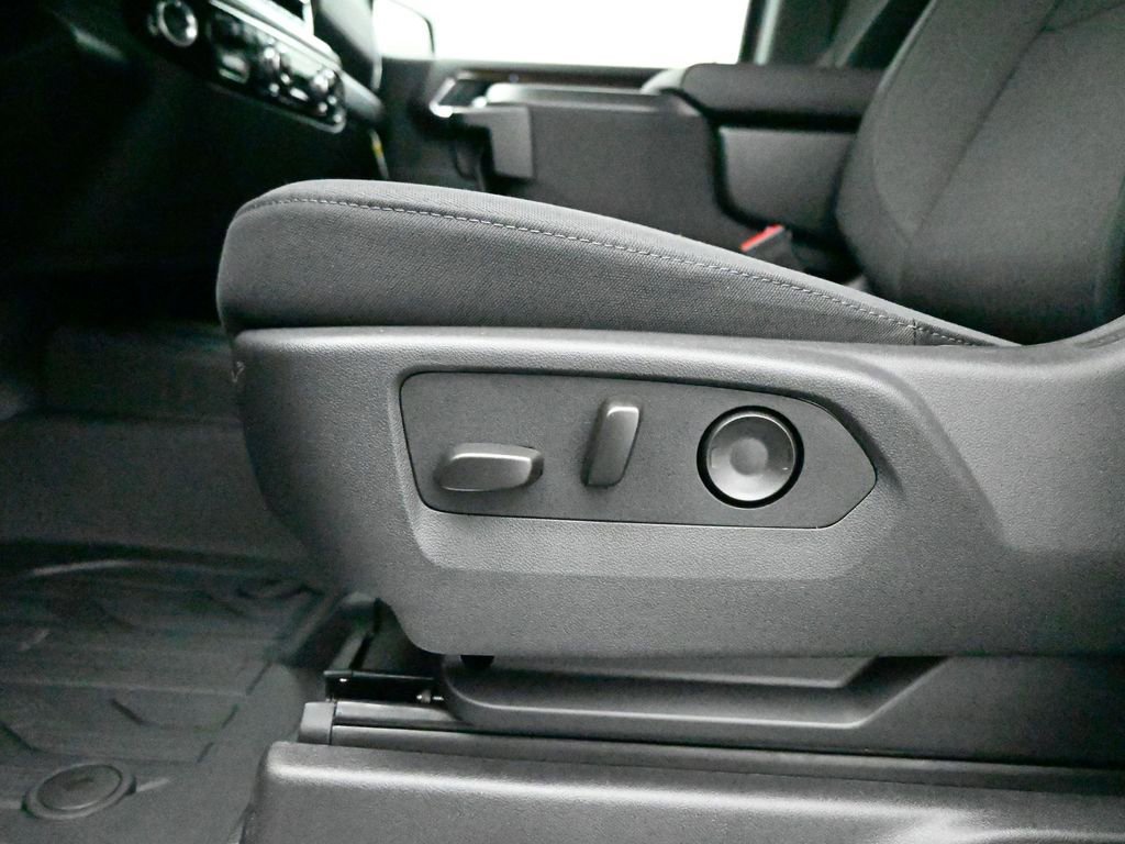 New 2026 GMC Sierra 1500 SLE image 13