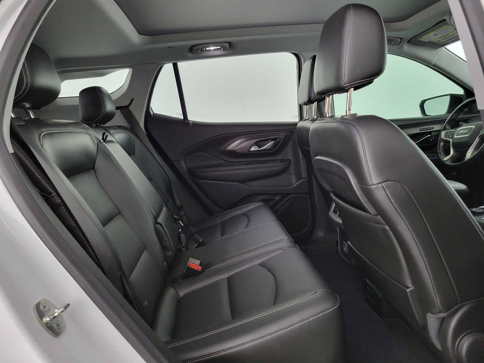 Used 2022 GMC Terrain SLT w/ Infotainment Package II FWD image 12