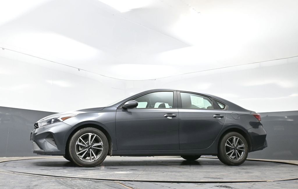 Used 2022 Kia Forte LXS w/ LXS Technology Package FWD image 28