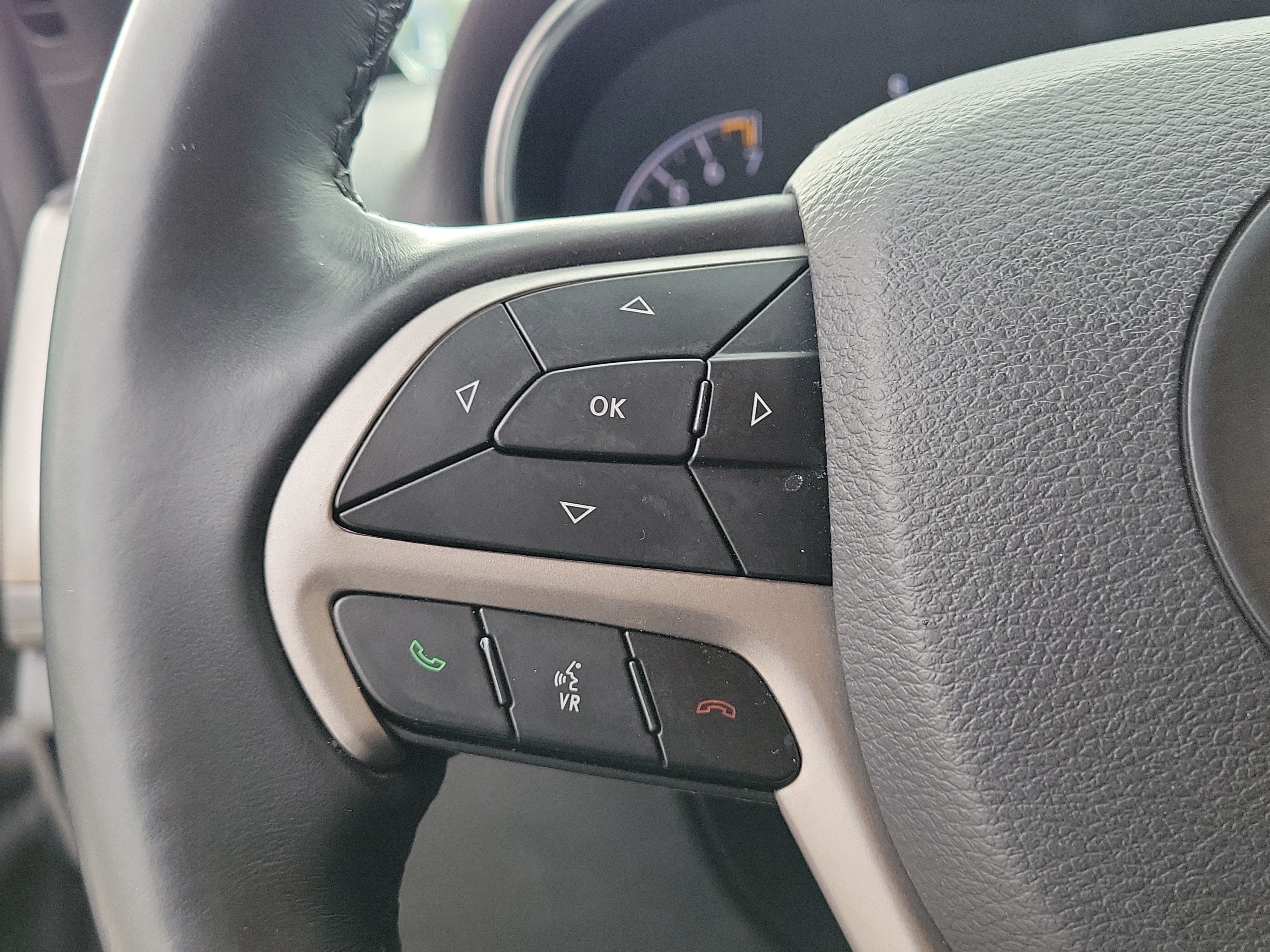 Used 2019 Jeep Grand Cherokee Laredo w/ Laredo X Package RWD image 23