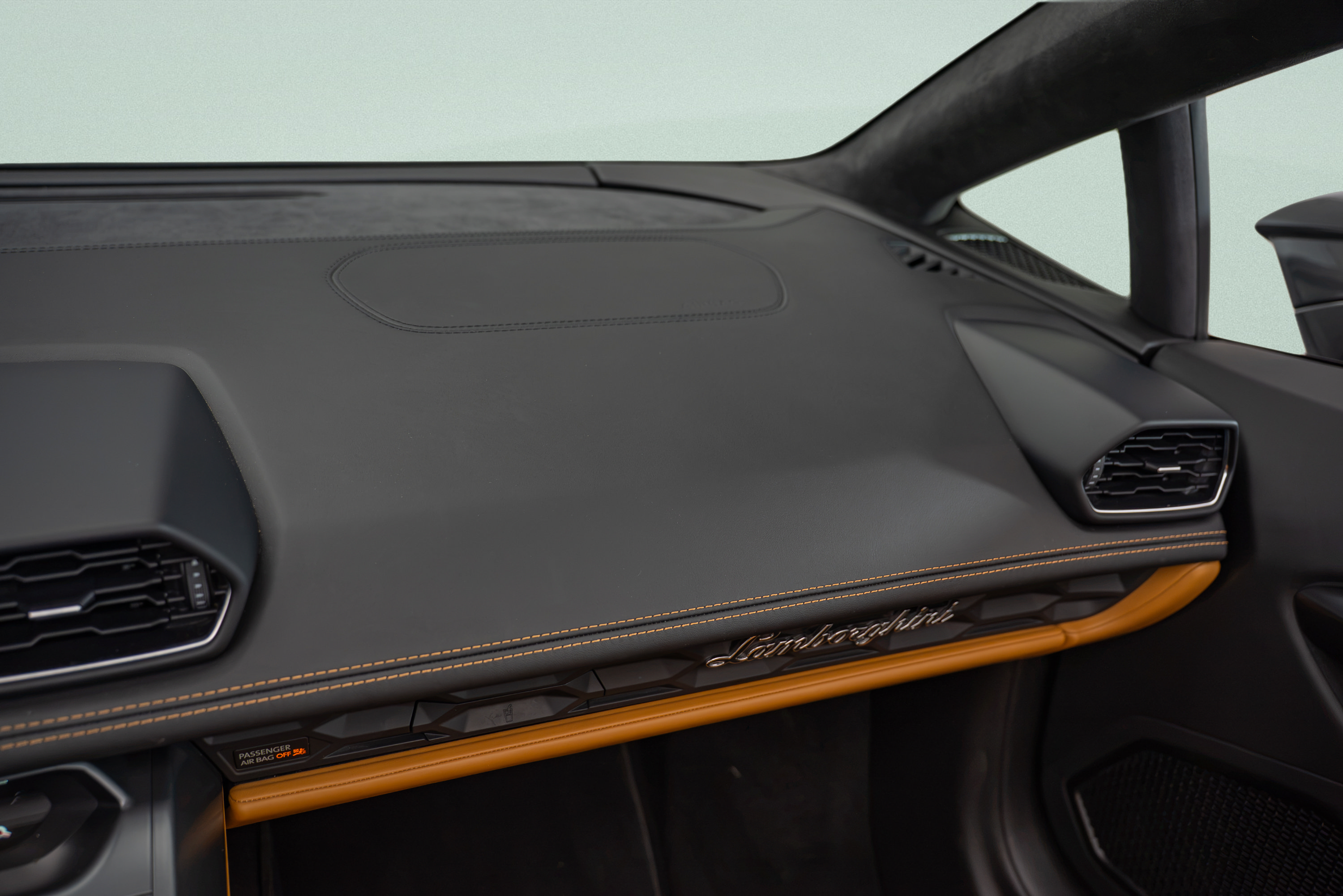 Used 2019 Lamborghini Huracan LP 580-2 RWD image 19