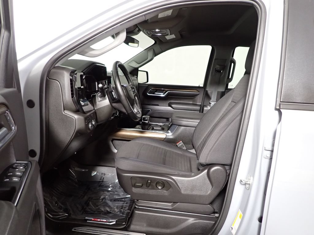 Used 2024 Chevrolet Silverado 1500 RST w/ Z71 Off-Road Package AWD/4WD image 19