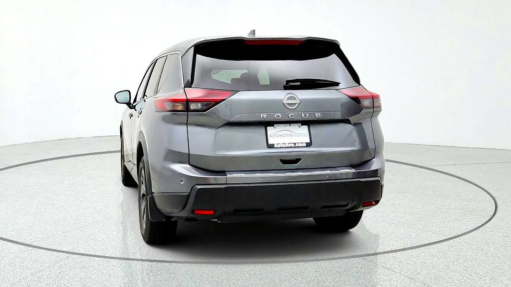 Used 2026 Nissan Rogue SV FWD image 6
