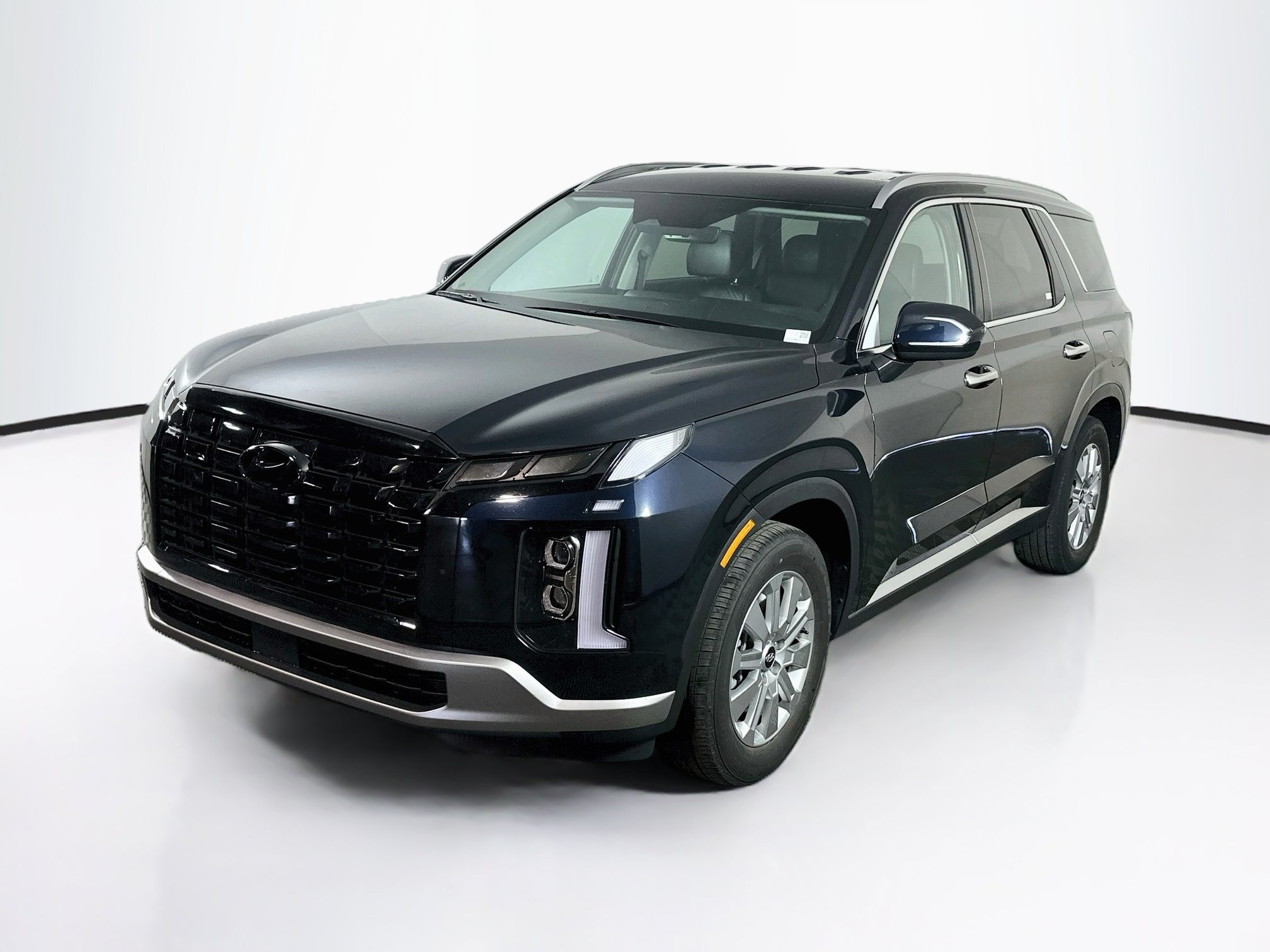 Used 2025 Hyundai Palisade SEL FWD image 3