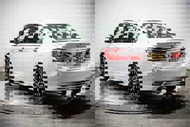 Used 2016 Honda Accord Sport image 2