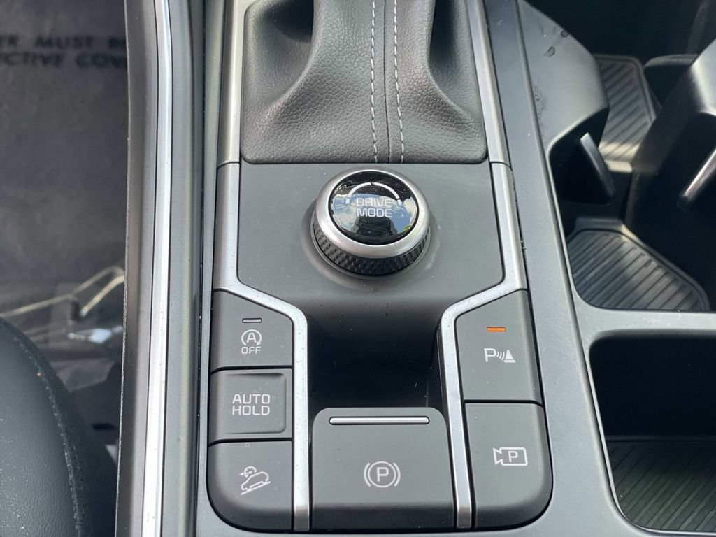 Used 2025 Kia Sorento S FWD image 18