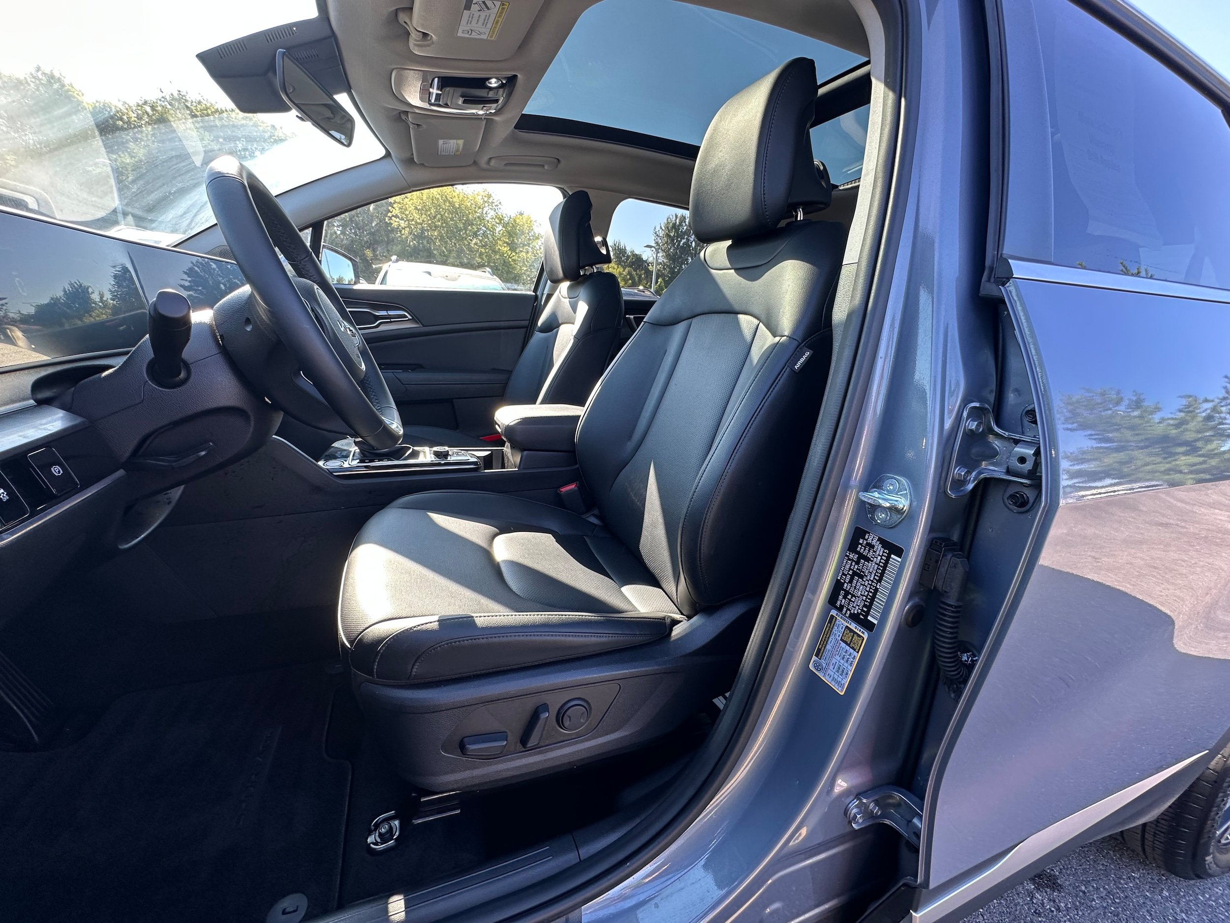 Used 2025 Kia Sportage EX w/ Premium Package AWD/4WD image 23