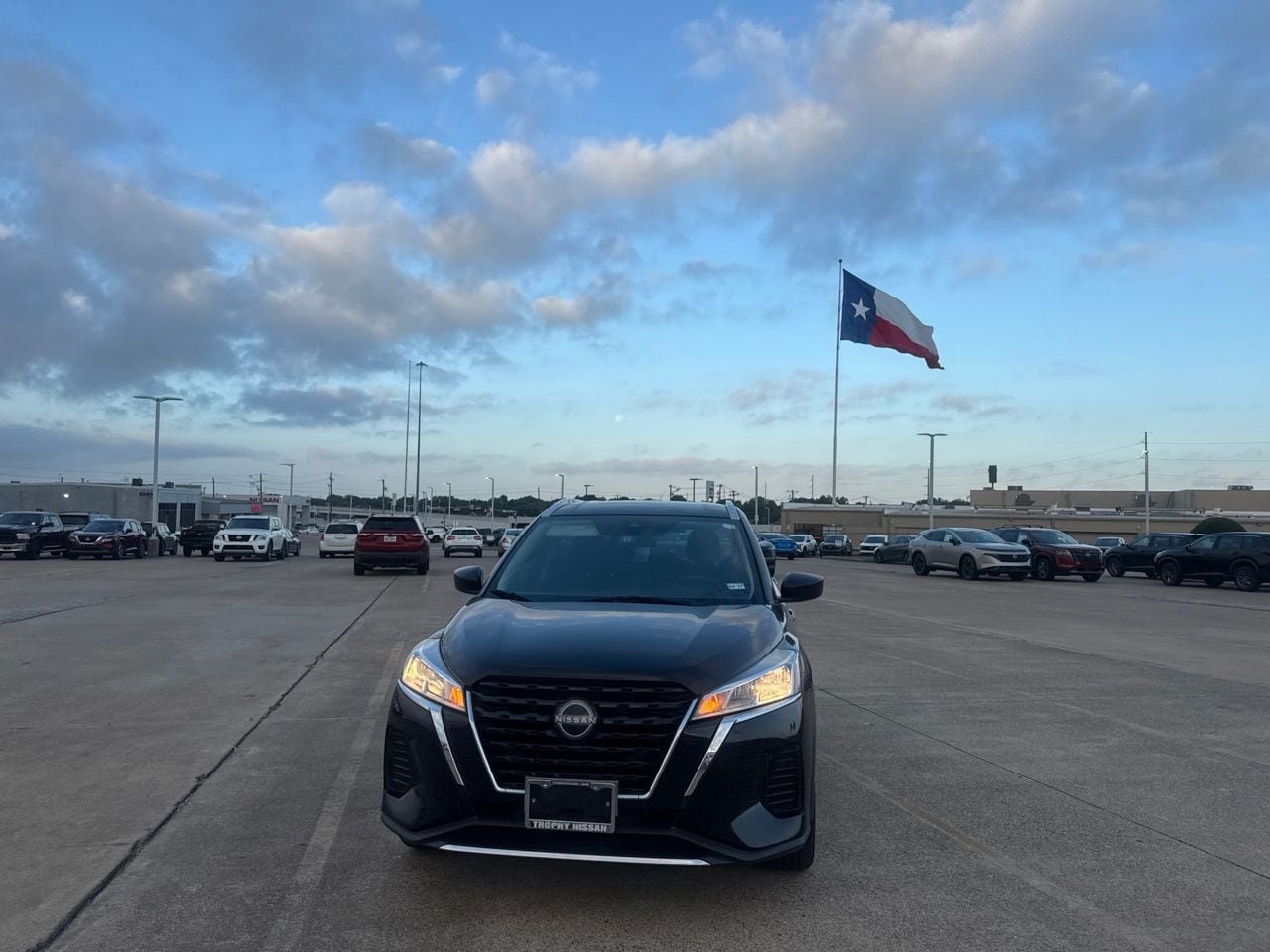 Certified 2023 Nissan Kicks SV FWD image 6
