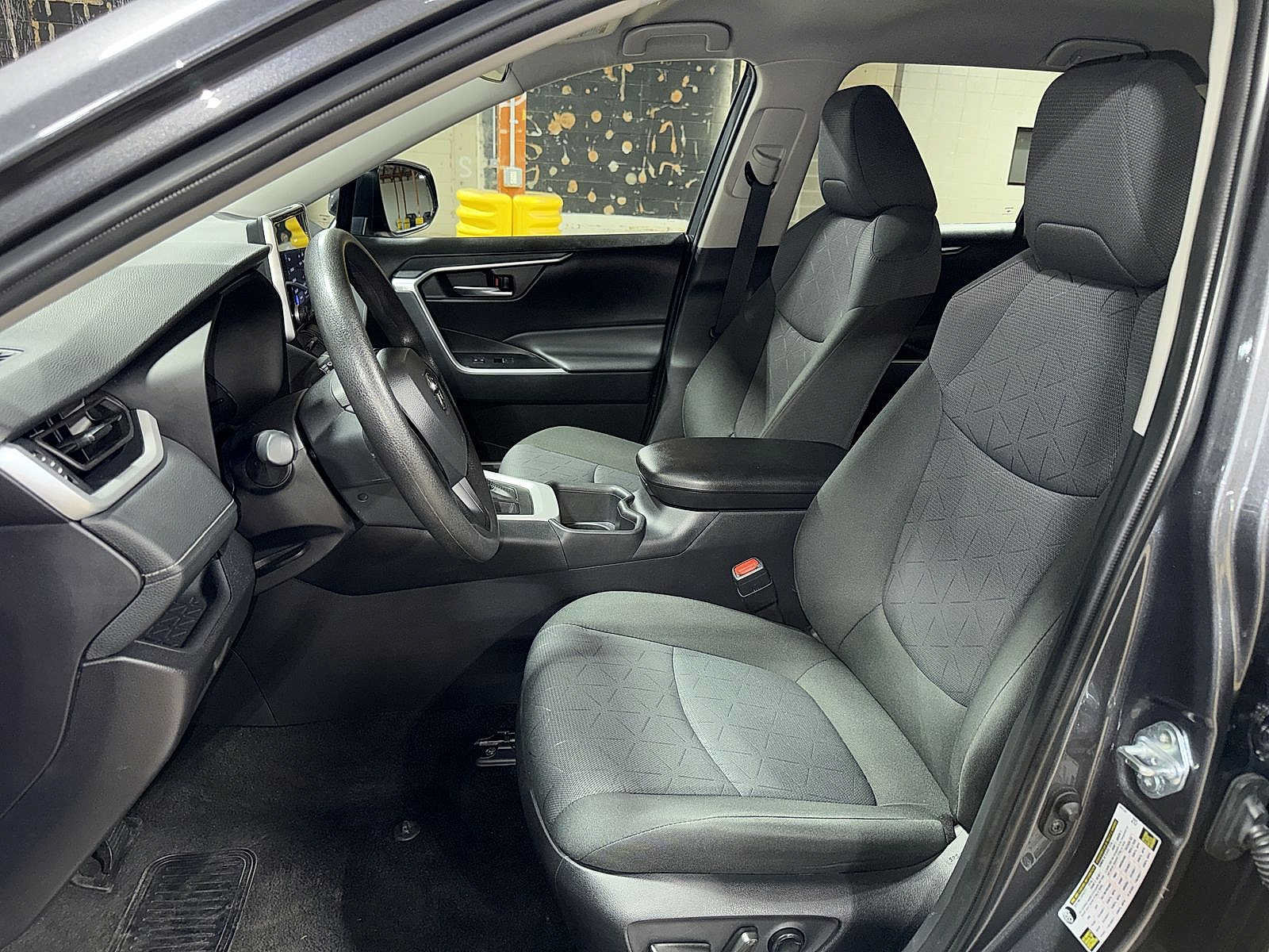 Certified 2025 Toyota RAV4 XLE AWD/4WD image 15