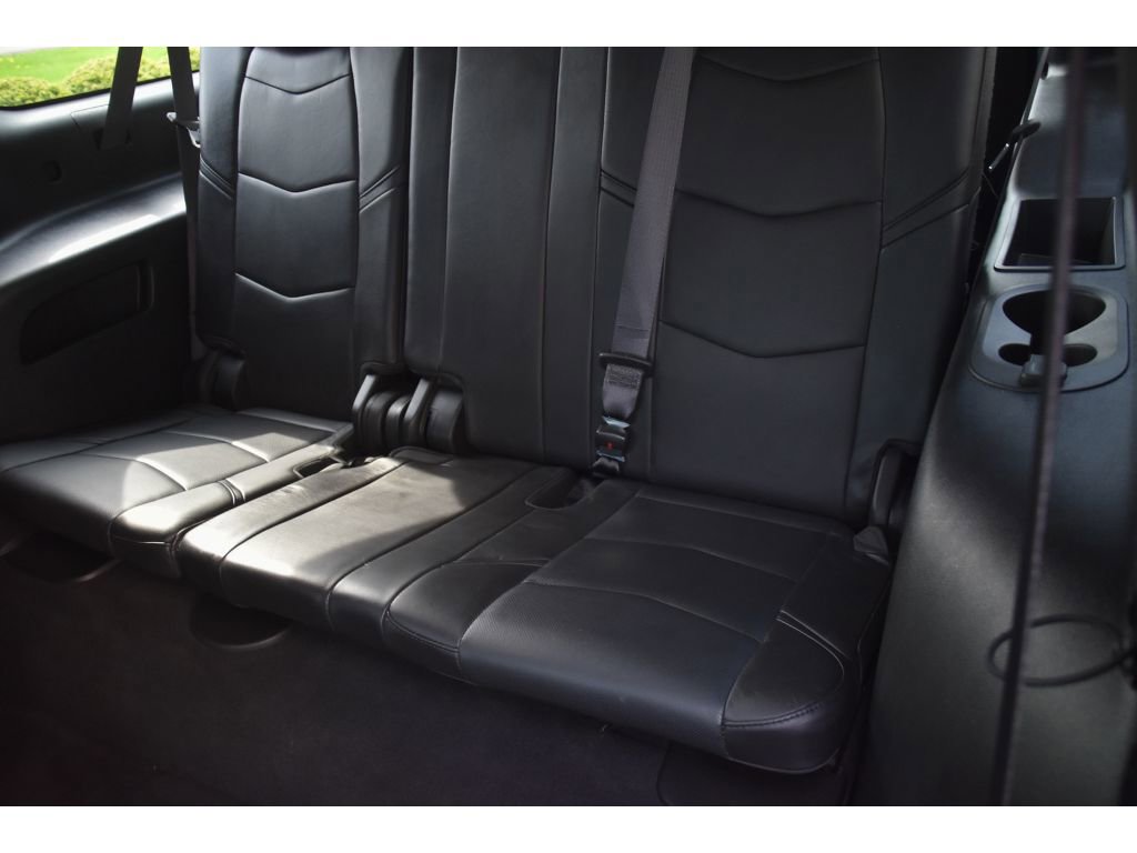 Used 2019 Cadillac Escalade ESV Platinum RWD image 17