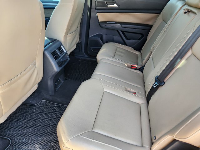 Used 2020 Volkswagen Atlas Cross Sport SE w/ Panoramic Sunroof Package FWD image 31