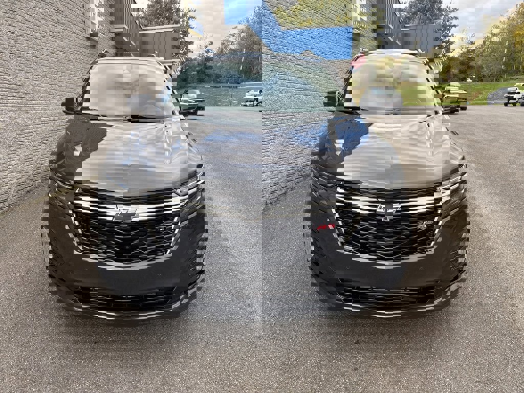 Used 2022 Chevrolet Equinox RS w/ Infotainment Package image 2