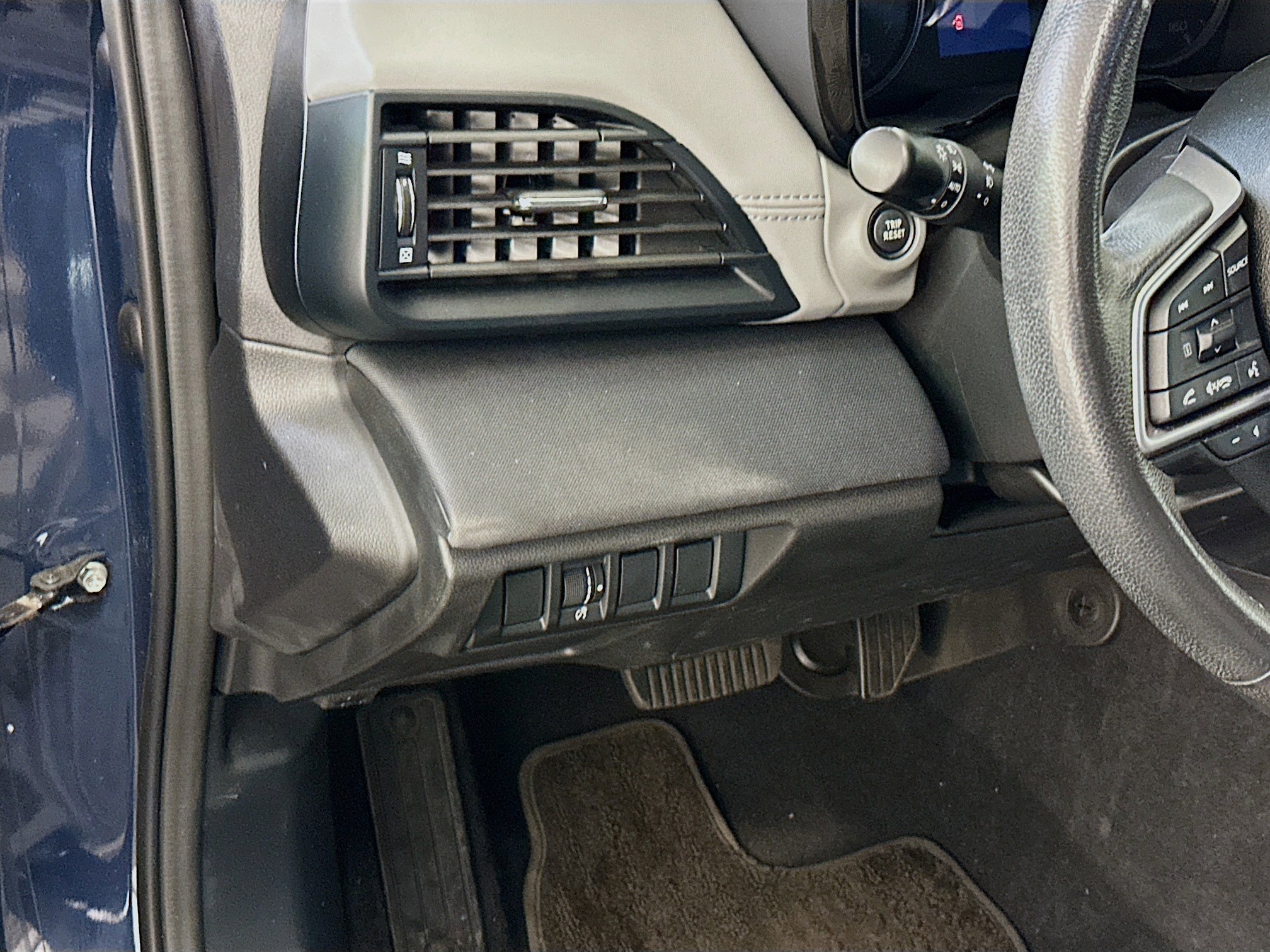 Used 2024 Subaru Outback Premium image 17