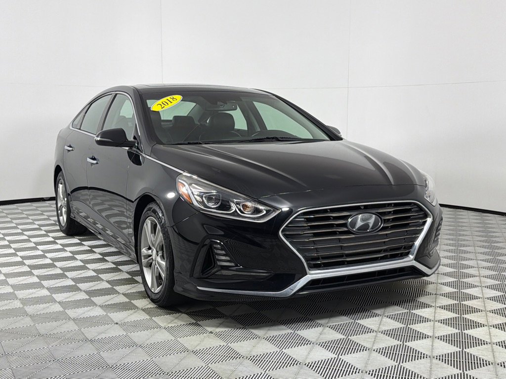 Used 2018 Hyundai Sonata Limited w/ Limited Ultimate Package 03 FWD image 3