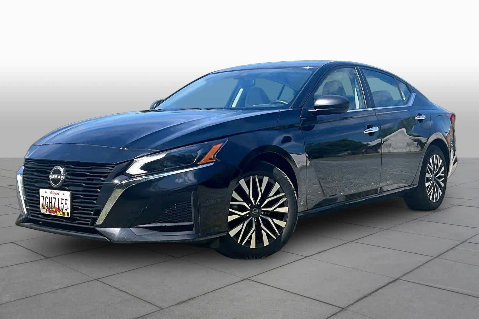 Used 2025 Nissan Altima 2.5 SV FWD image 1