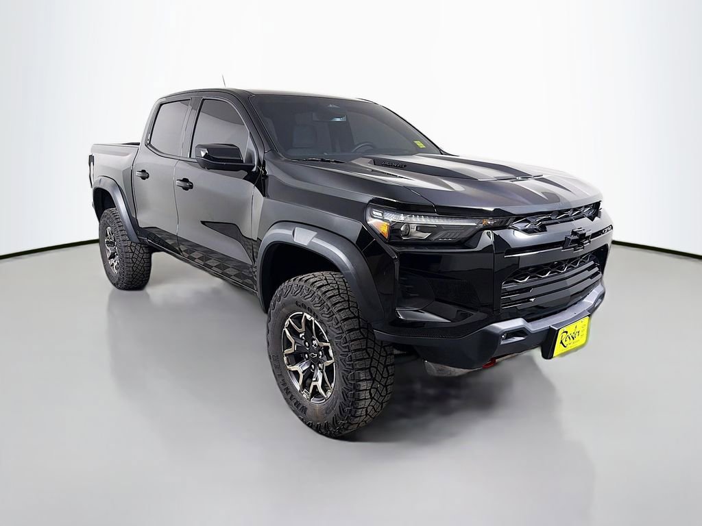 Used 2026 Chevrolet Colorado ZR2 w/ Technology Package AWD/4WD image 4
