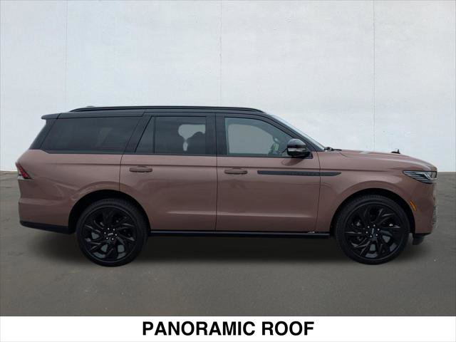 Used 2025 Lincoln Navigator Black Label AWD/4WD image 6