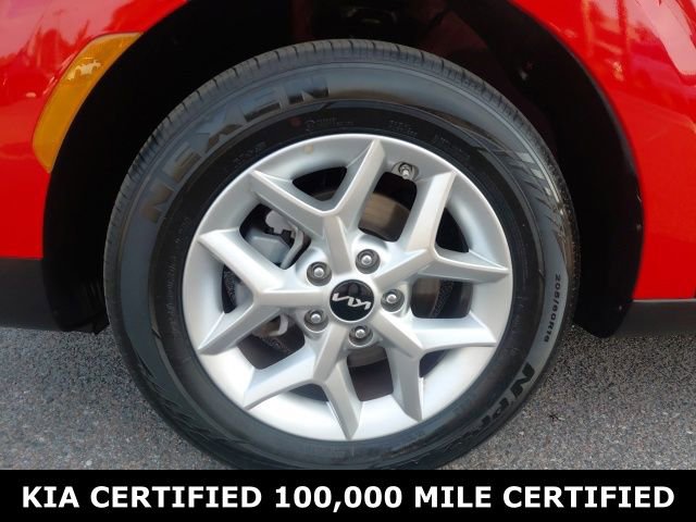 Certified 2025 Kia Soul LX image 9