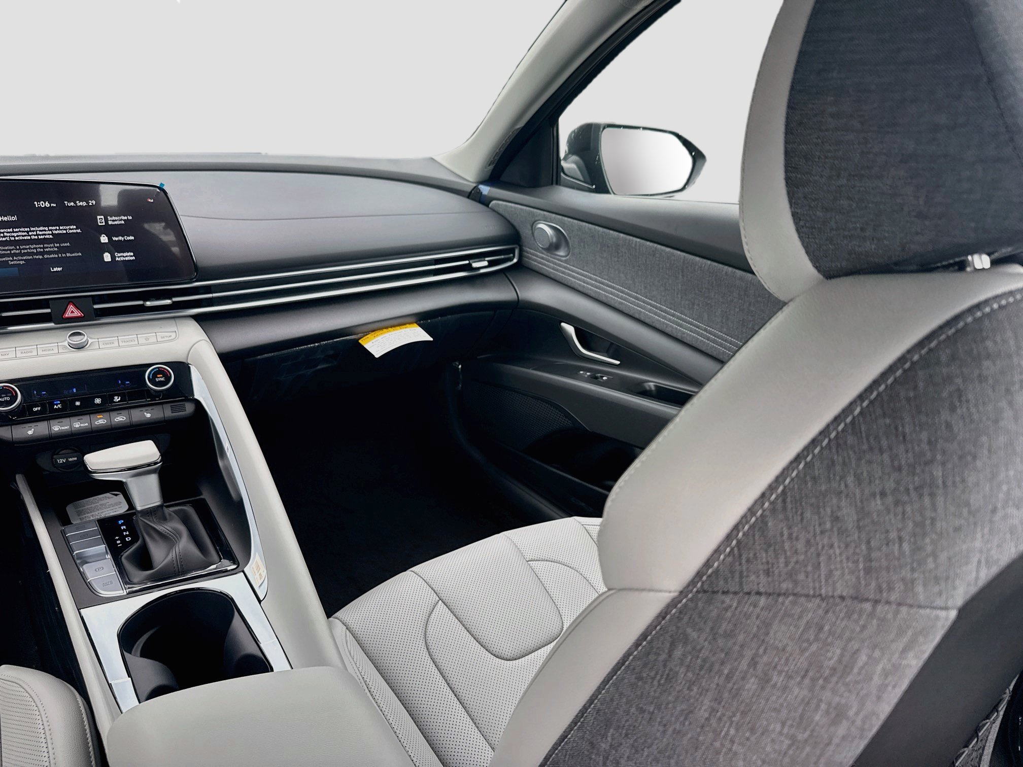 New 2026 Hyundai Elantra Limited FWD image 16
