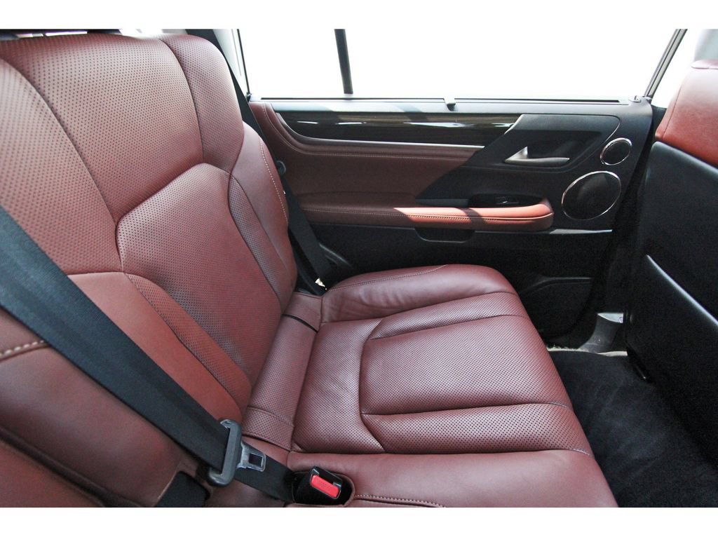 Used 2020 Lexus LX 570 4WD w/ Luxury Package image 10
