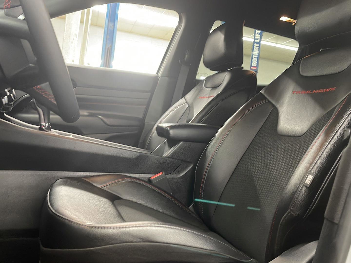 Used 2025 Jeep Compass Trailhawk image 10